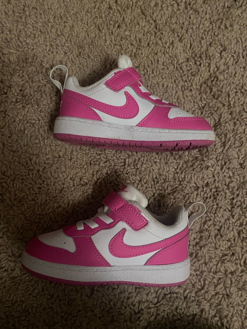 Nike Toddler White and Pink Velcro Low-Top Sneakers